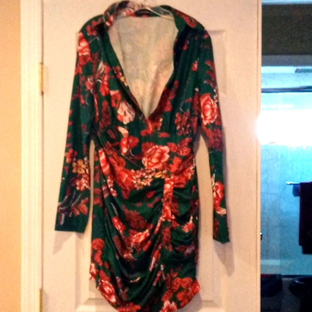 New pretty dress raunched waist button detail